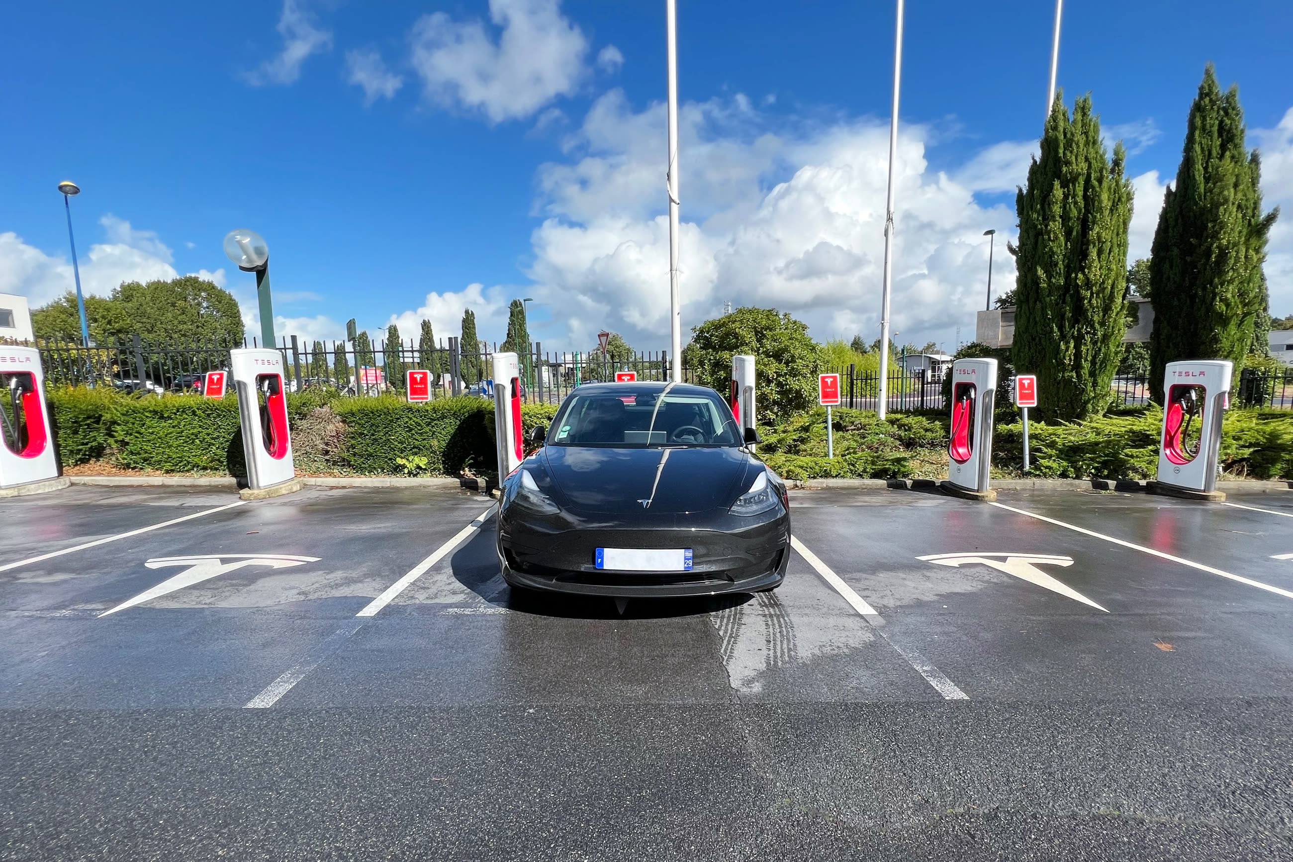 Tesla Teste Louverture De Ses Superchargeurs Tous Les V Hicules