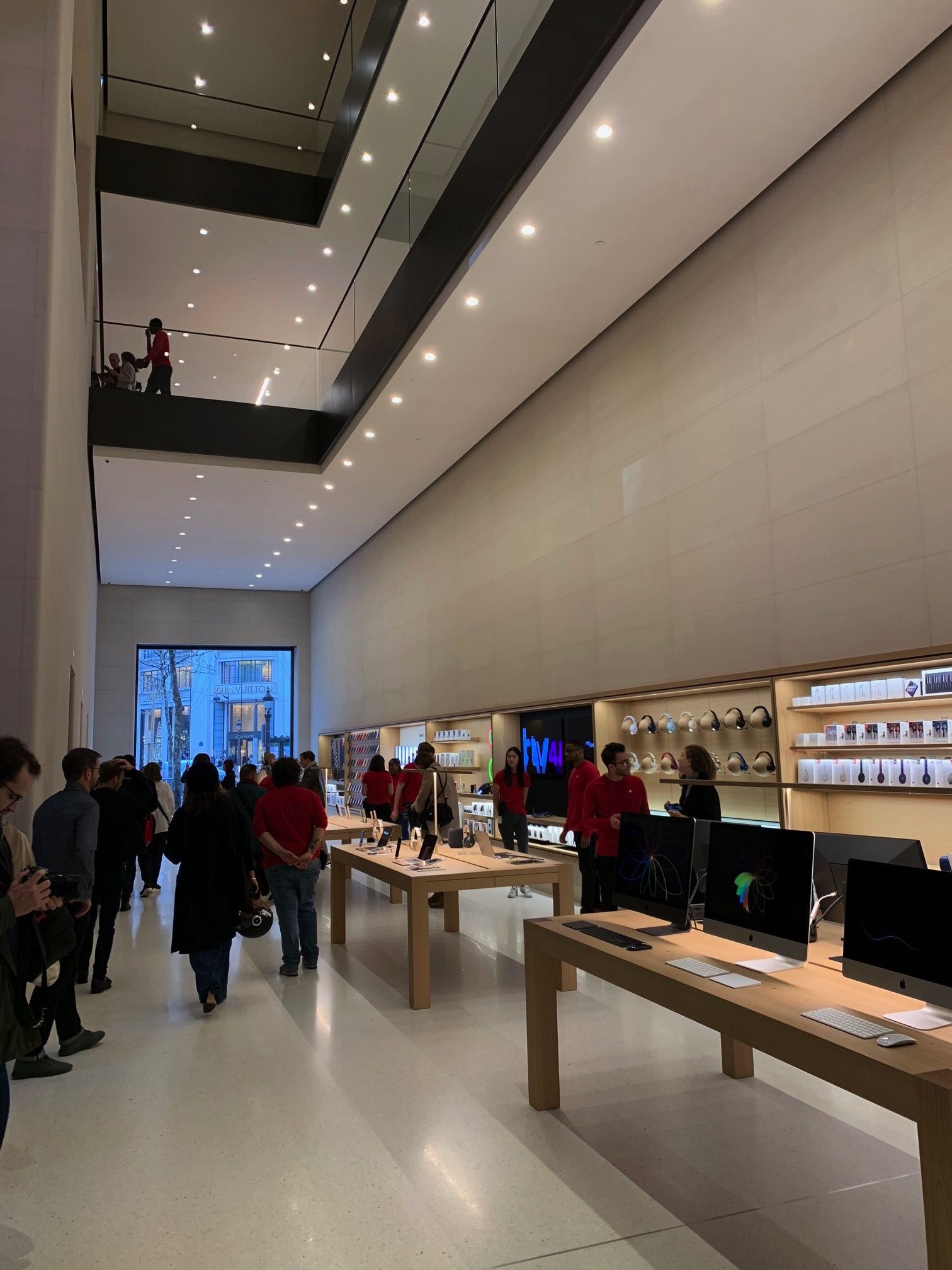 Apple inaugure son Apple Store des Champs-Elysées | MacGeneration