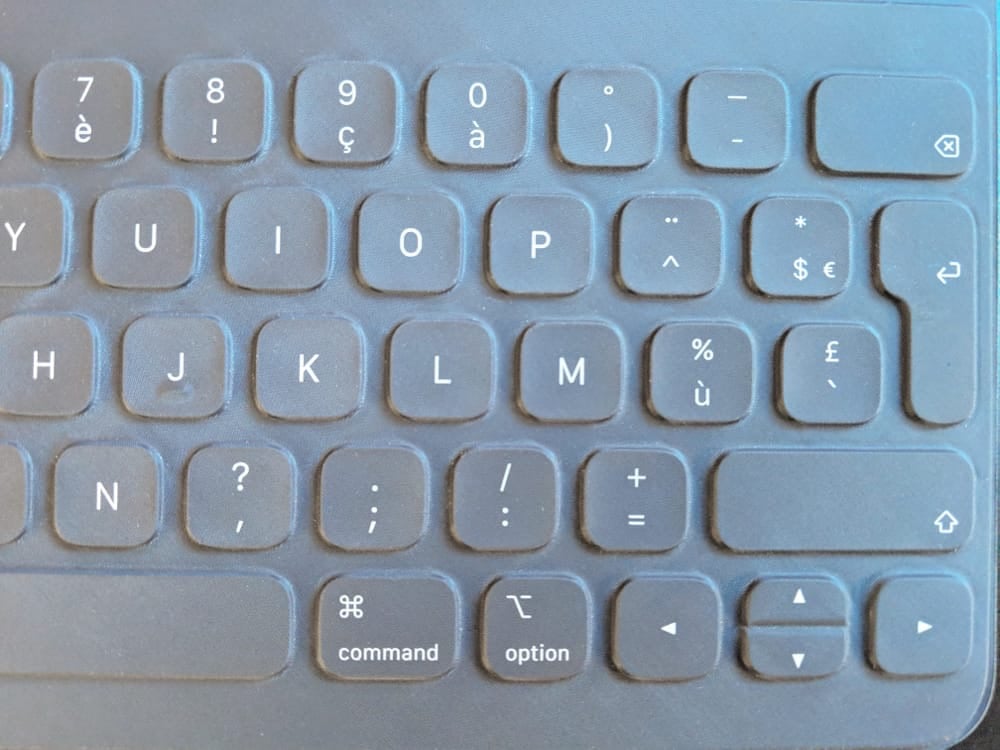 Cet écran OLED se remplit de liquide pour former les touches d'un clavier