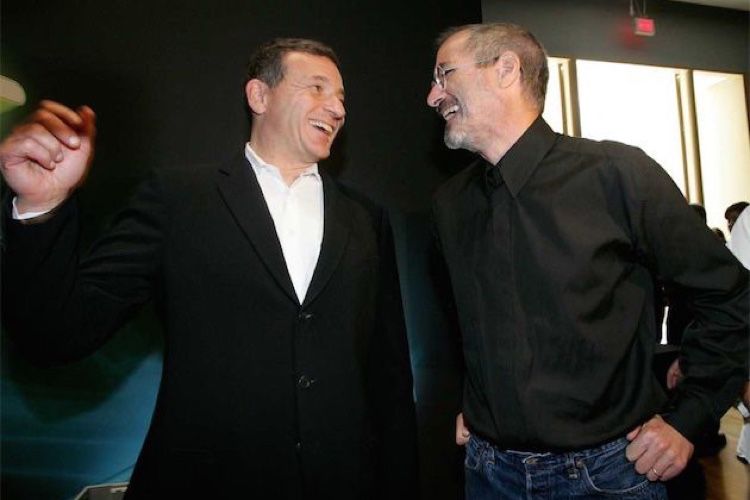 Bob Iger : si Steve Jobs était toujours là, Disney et Apple auraient pu fusionner