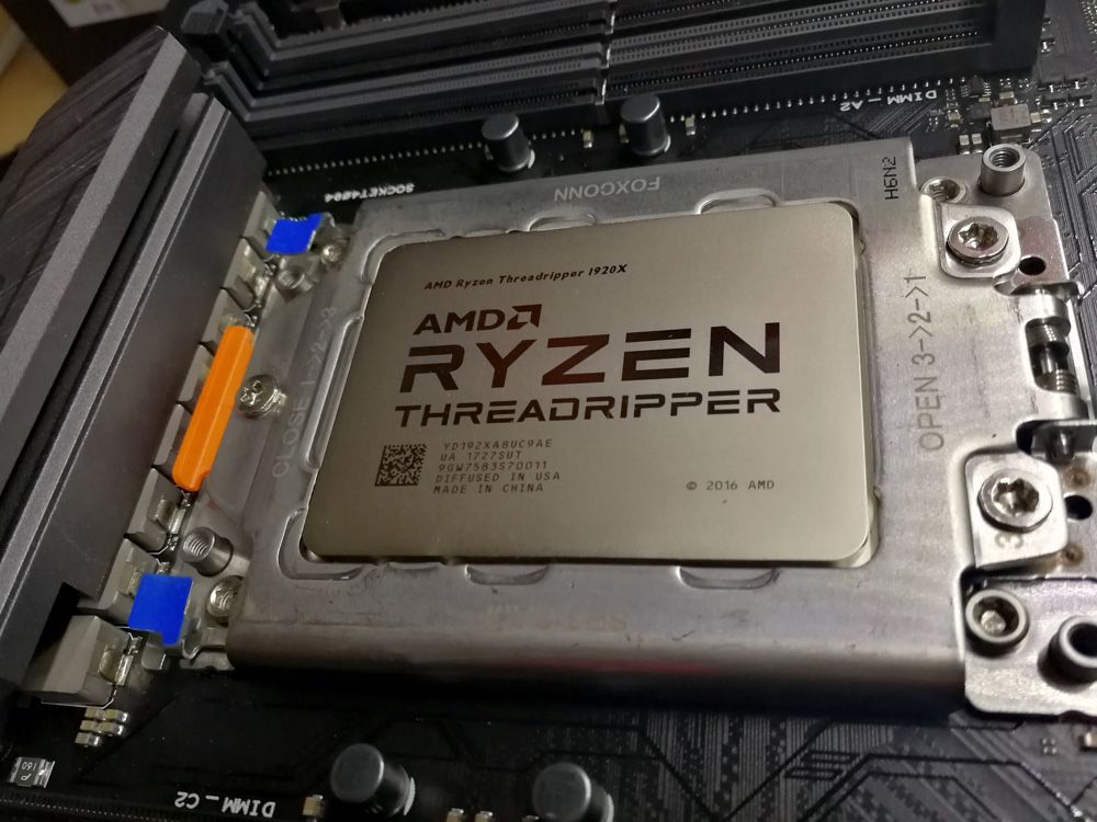 Les hackintosh s'accommodent très bien des processeurs AMD ...
