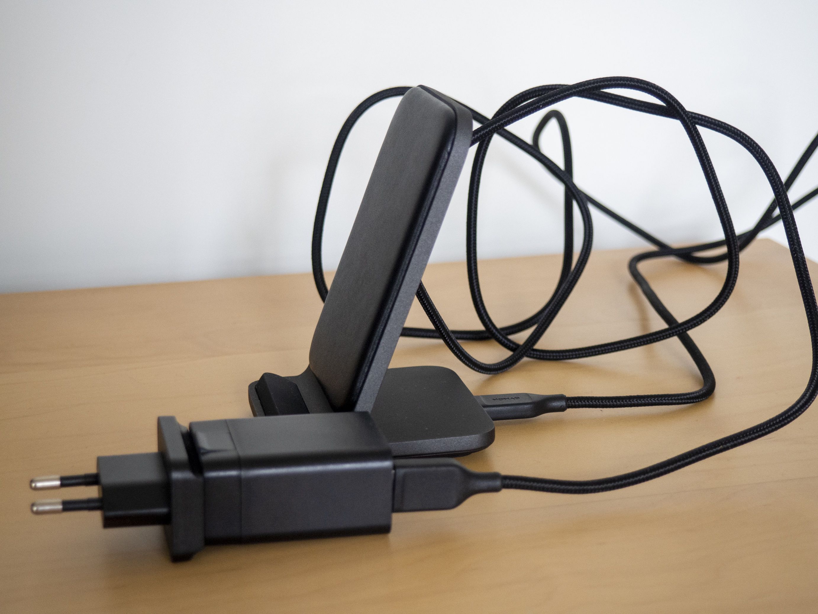 Chargeur Mac Pro Ne Marche Plus Mini-test du chargeur sans fil Base Station Stand de Nomad | iGeneration