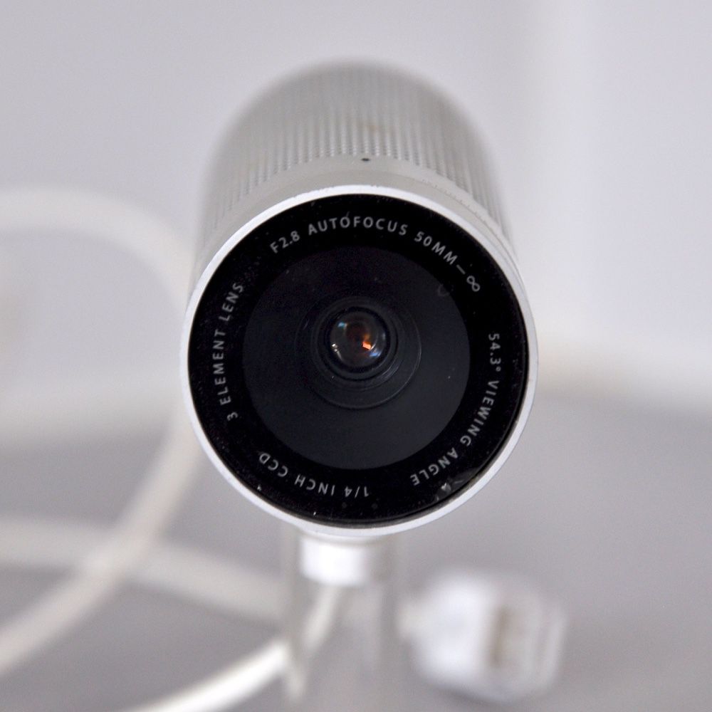 Apple : attention au cache webcam qui pourrait abîmer votre MacBook !