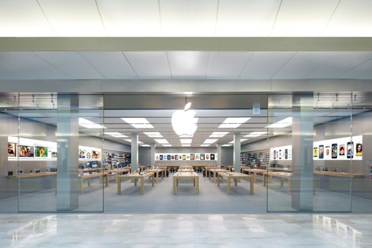 Des préparatifs en Apple Store la nuit du 16 au 17 octobre MacGeneration