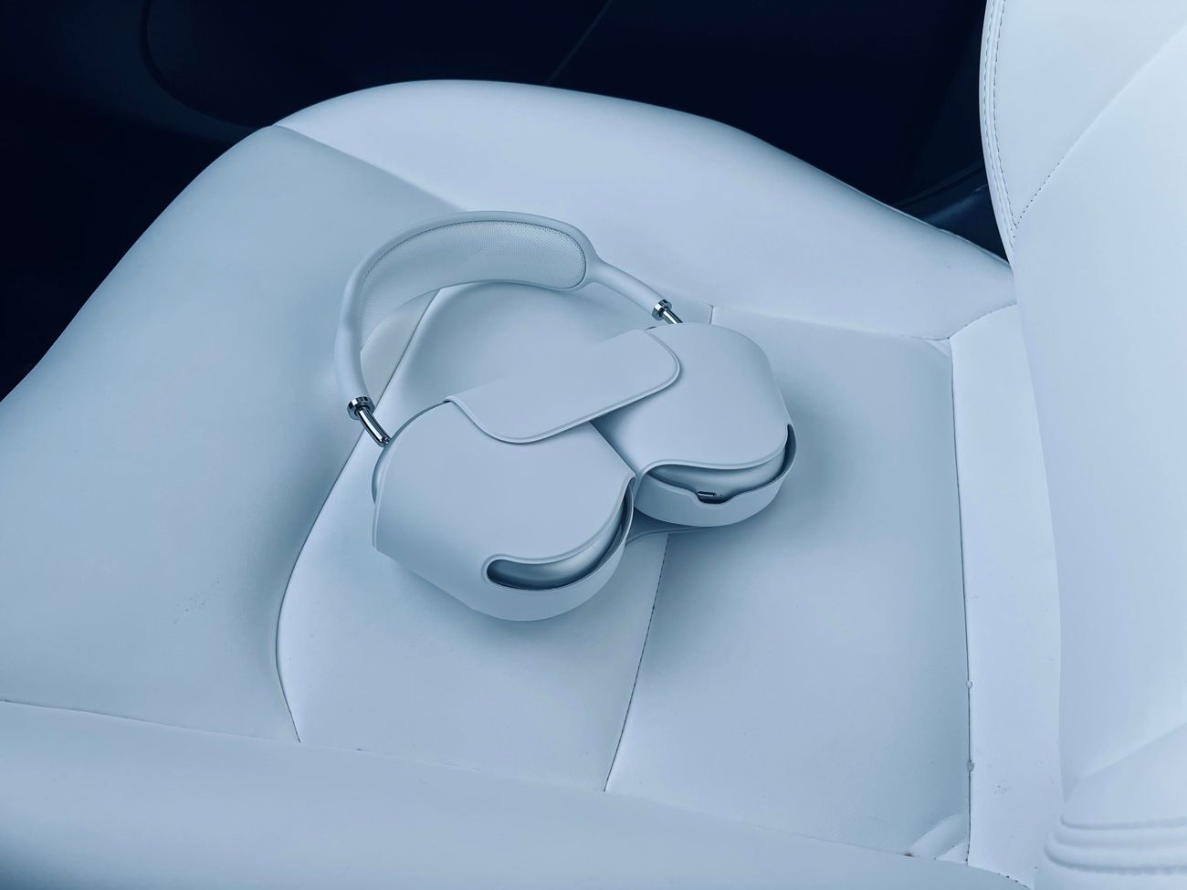 AirPods Max : Apple explique ses choix de design pour le casque et son étui
