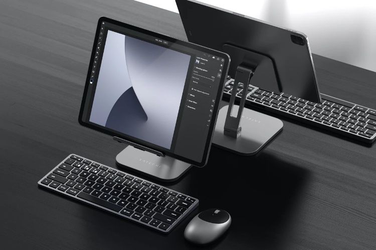 Satechi: an adjustable and smart support for iPad