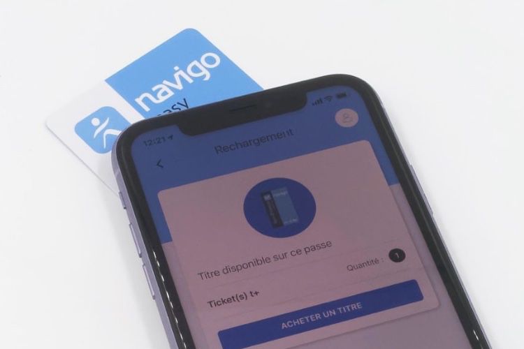 Recharger une carte Navigo sur iPhone : un premier pas vers un iPhone passe-partout