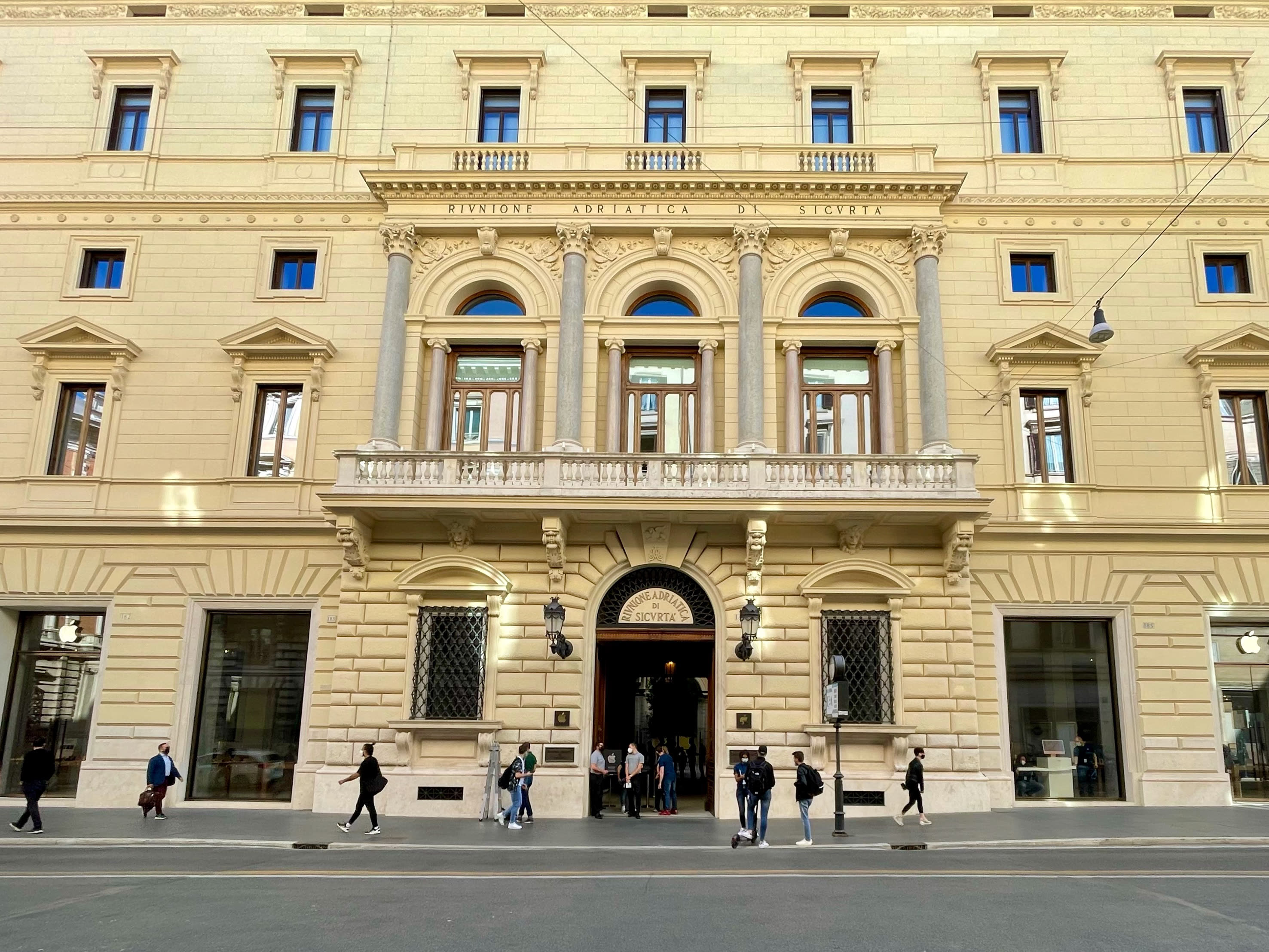 Visite guidée d'Apple Via del Corso, le somptueux Apple Store de Rome MacGeneration