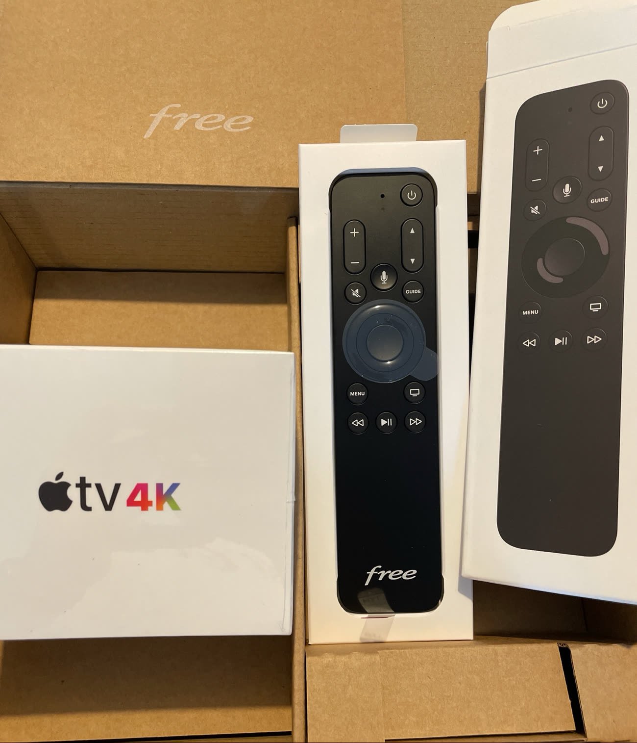 Freebox, une seule télecommande pour la TV et pour la box : le