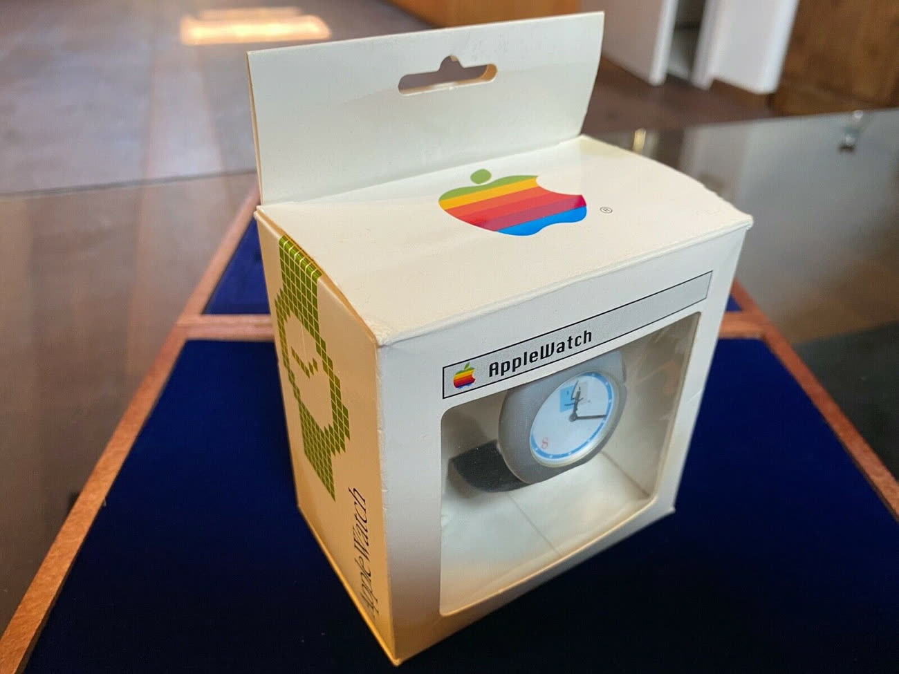 Une AppleWatch des années 1990 pour 30 000 euros