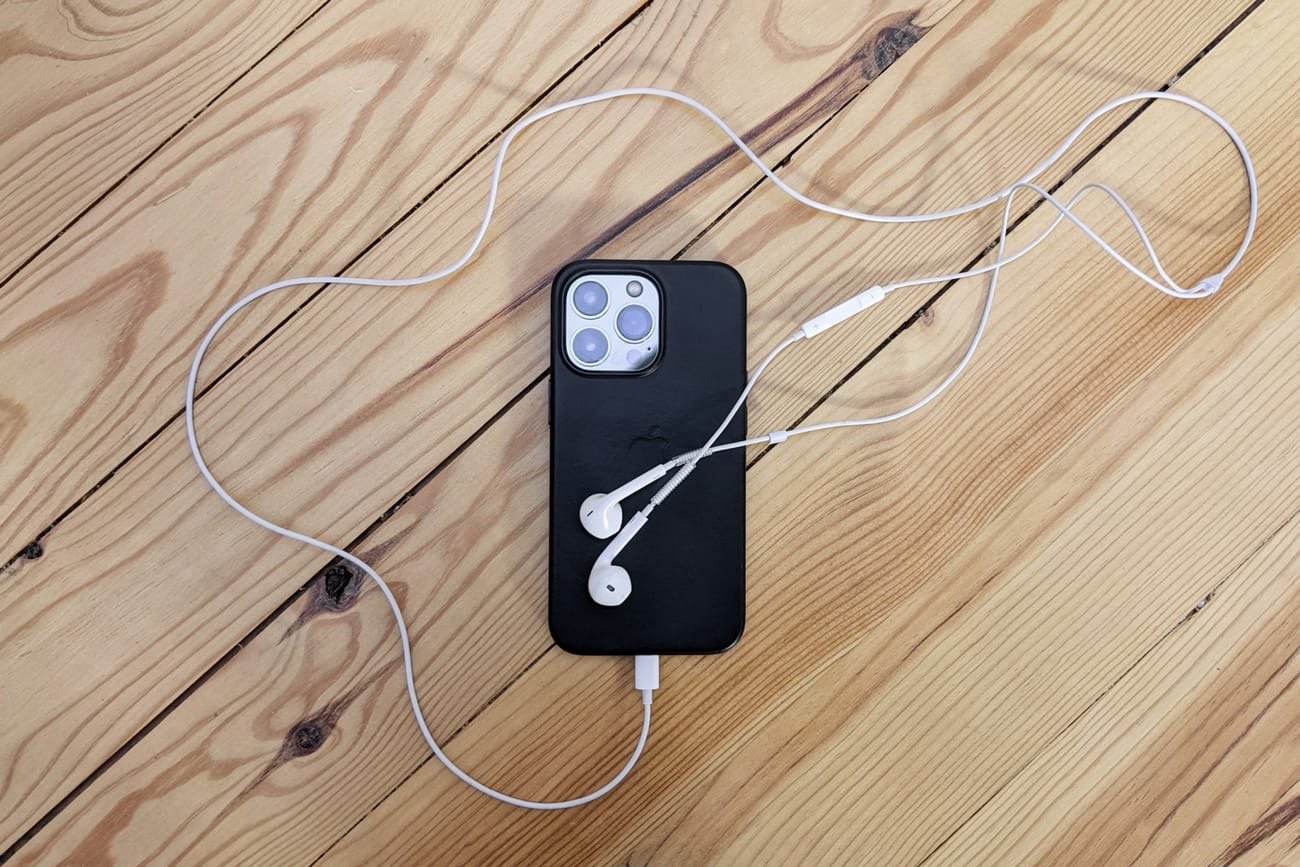Utiliser des écouteurs filaires Apple - Assistance Apple (CI)