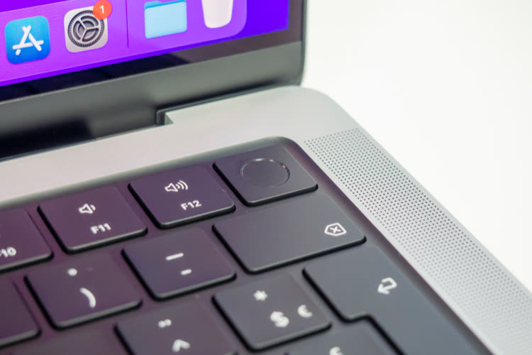 Apple a considéré que Touch ID était plus pratique que Face ID sur un Mac portable