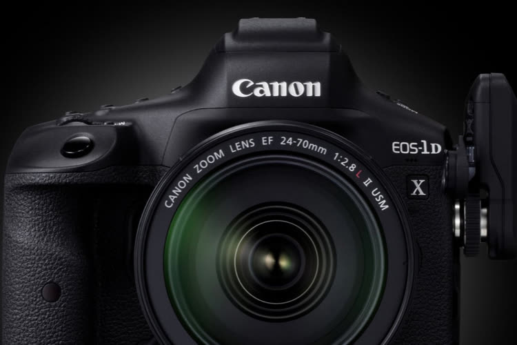 Faced with the success of mirrorless cameras, Canon begins to bury the SLR