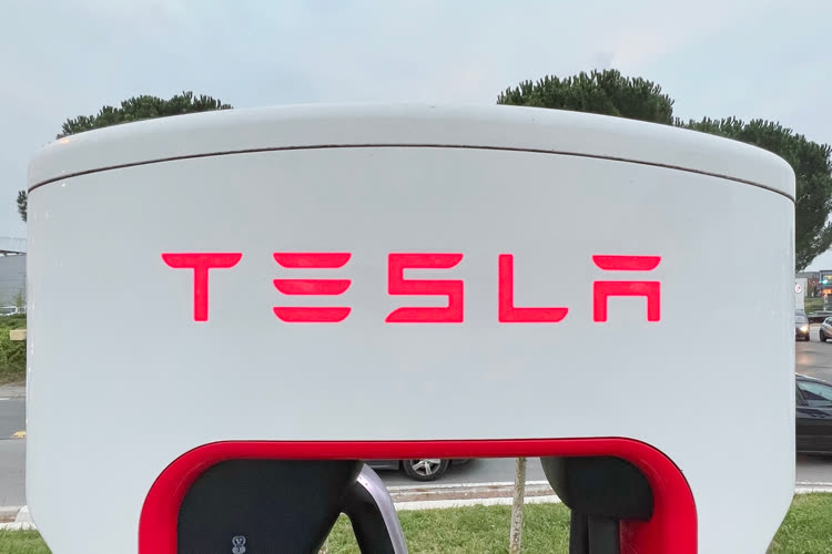 Après un terrible accident, la compagnie G7 retire les Tesla de sa flotte de taxis 🆕