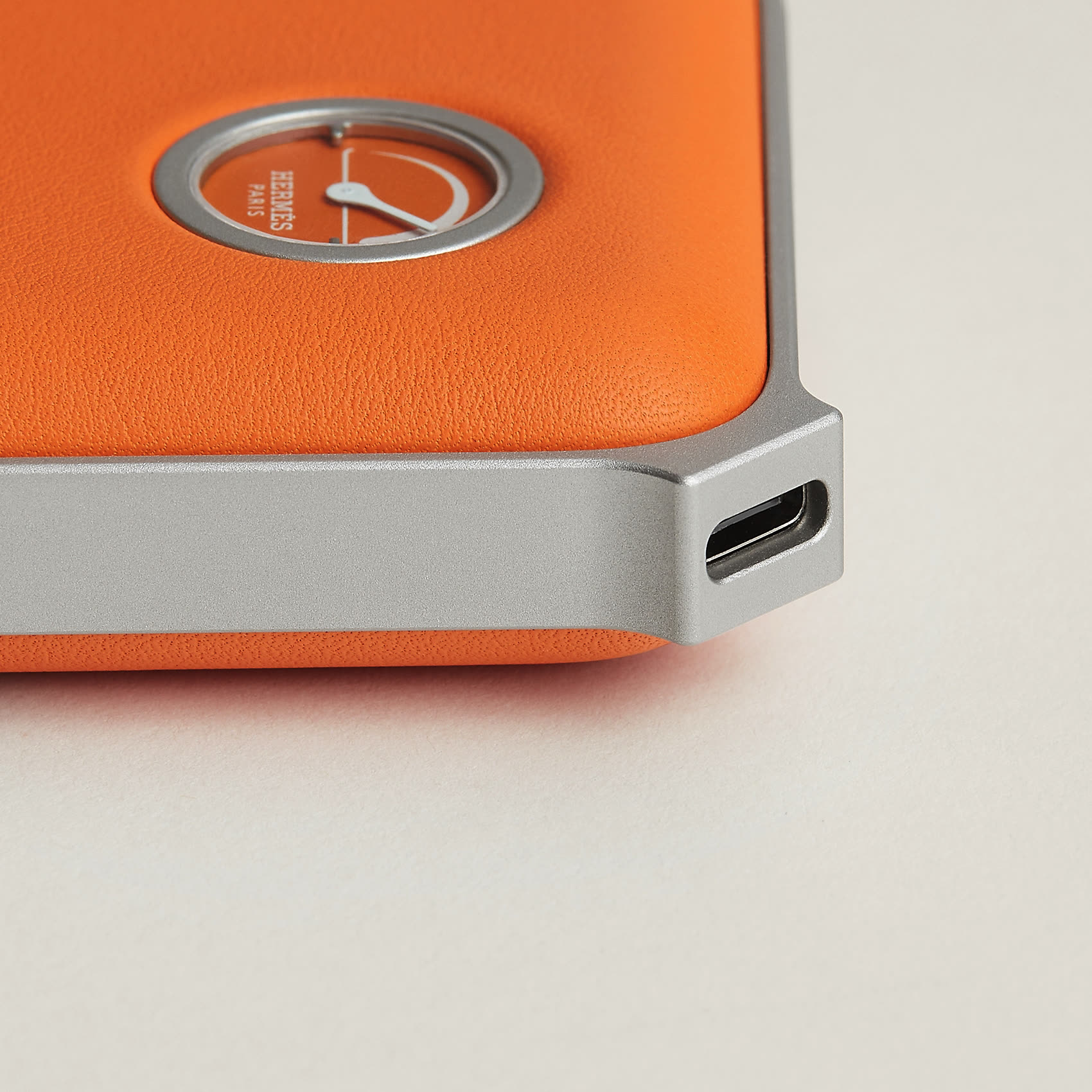 Volt'H Maxi et Mini, des batteries externes signées Hermès