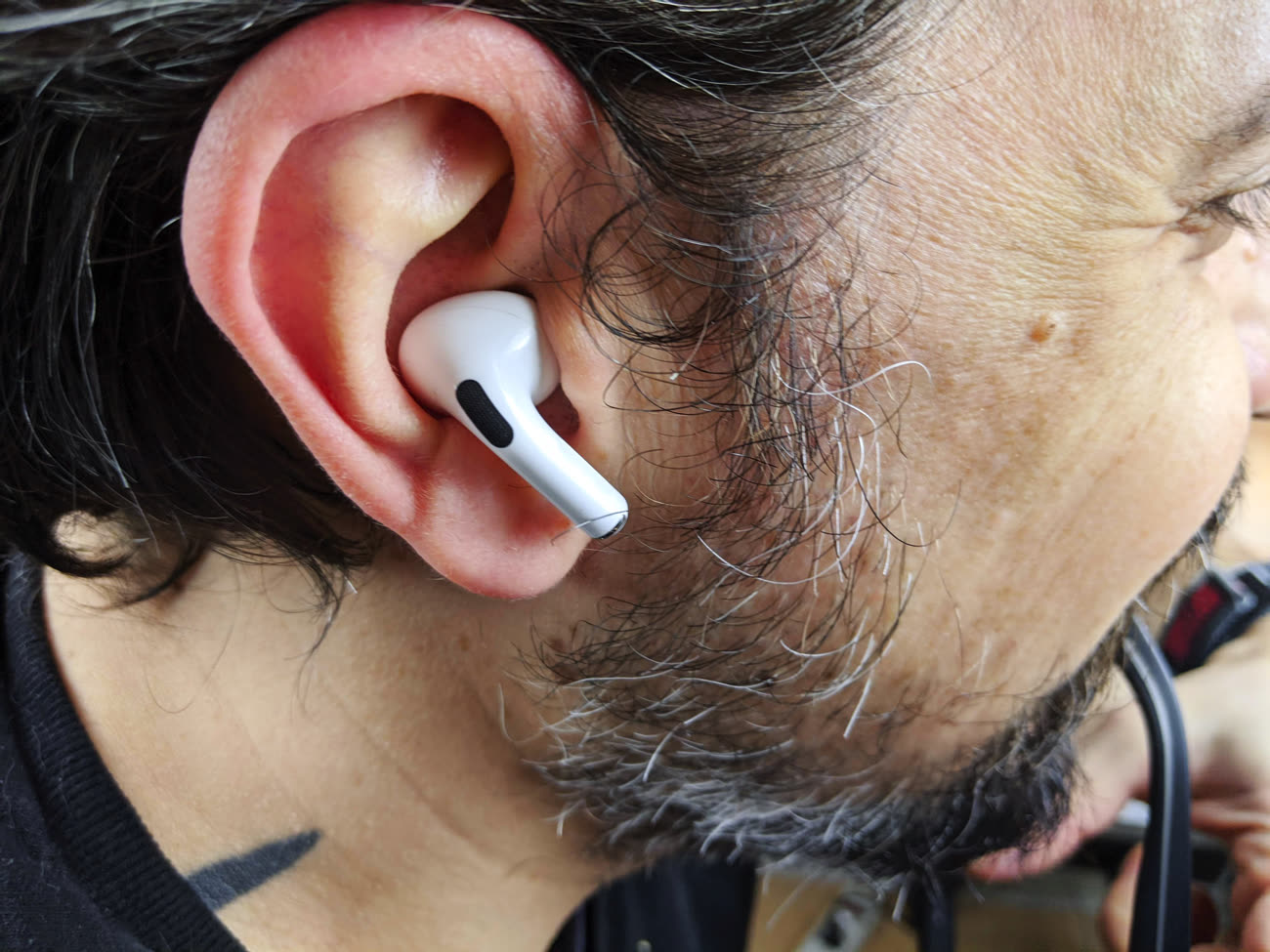 Louis Vuitton devrait commercialiser des boucles d'oreille pour AirPod