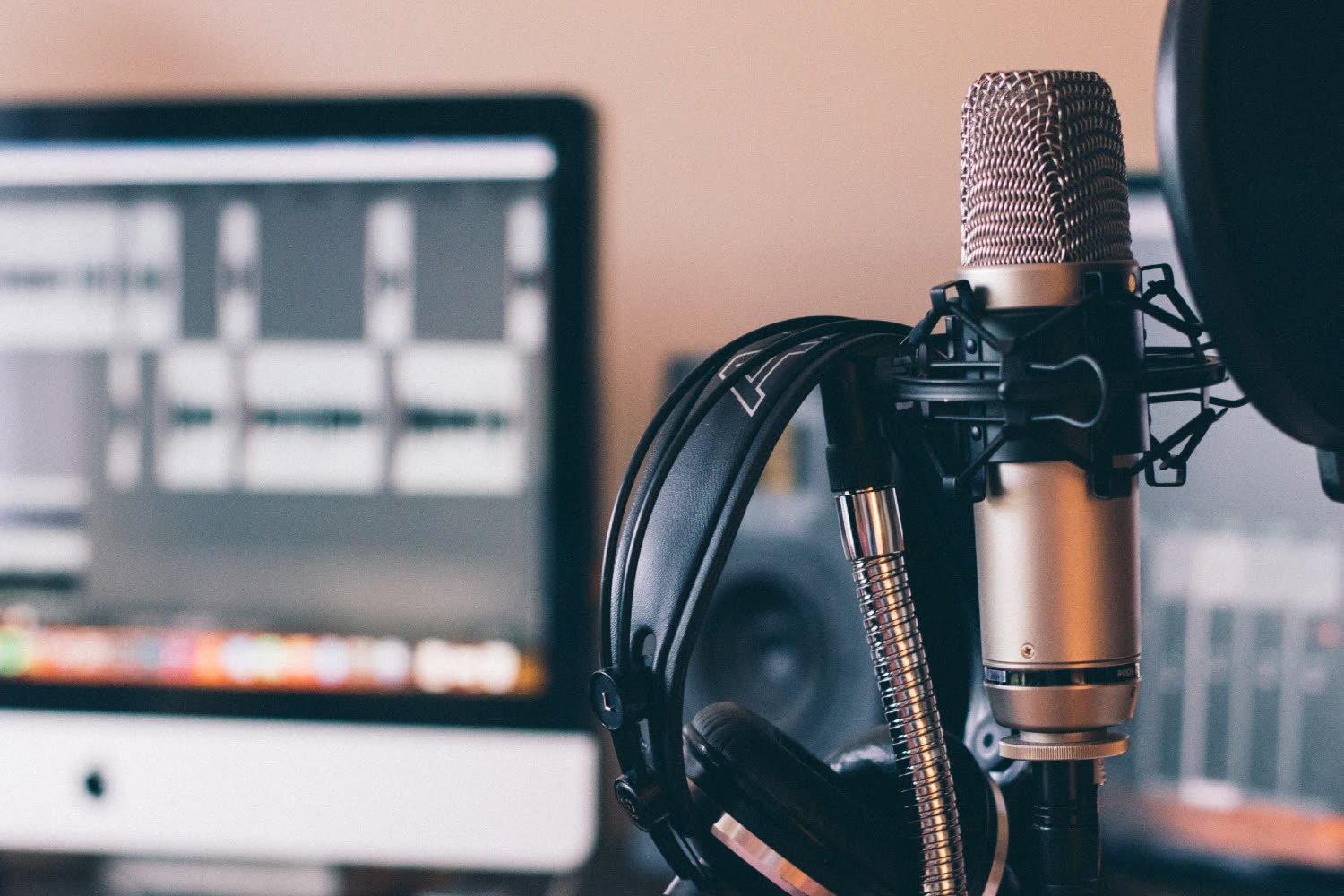 Face à Apple et Spotify, les plateformes indépendantes veulent préserver le podcast ouvert