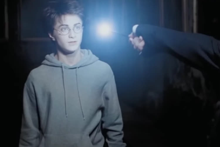 Photo of Siri sait allumer la lampe torche avec un sort de Harry Potter