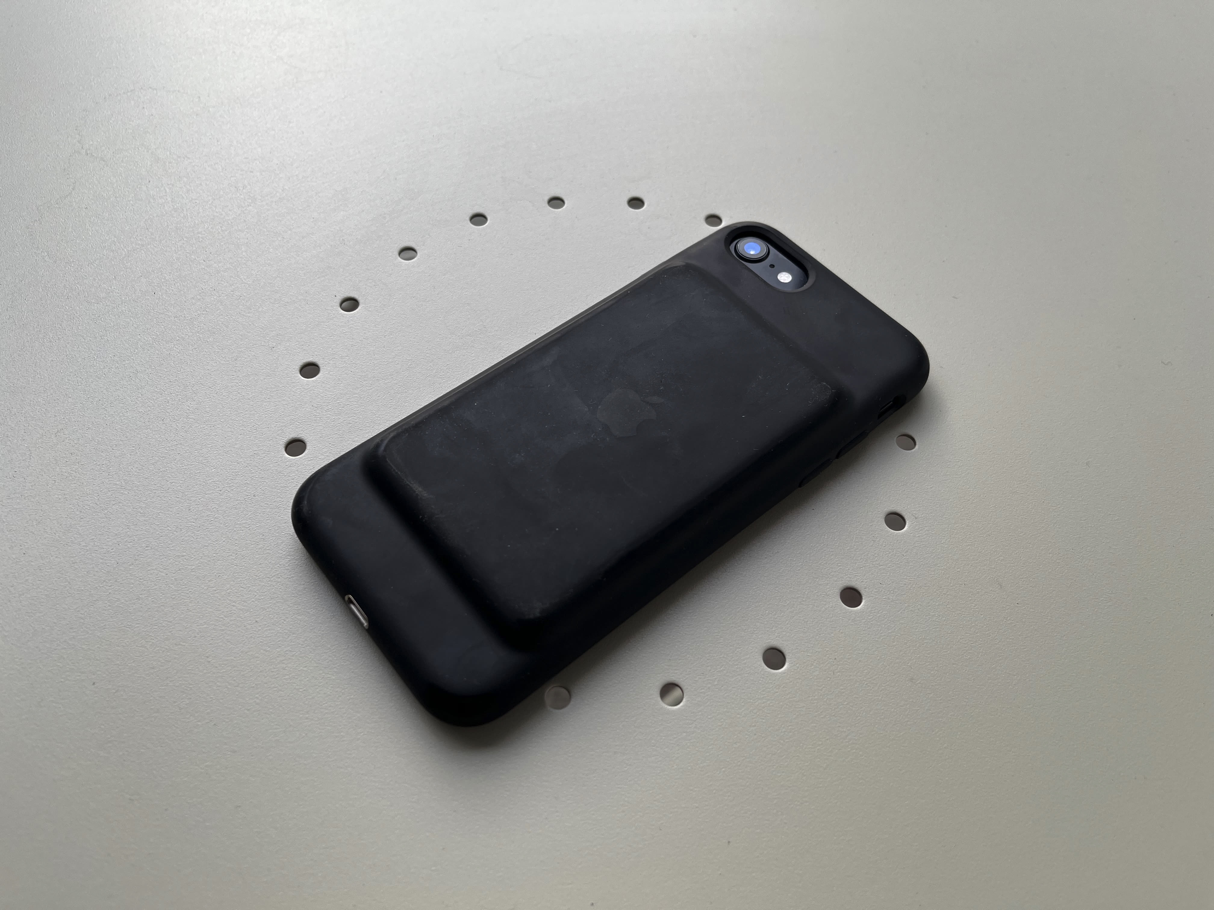 La Smart Battery Case de l'iPhone 7 est compatible avec l'iPhone SE 3