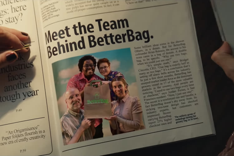 video en galerie : The Underdogs de retour, cette fois pour créer une entreprise et un sac papier avec plein de produits Apple