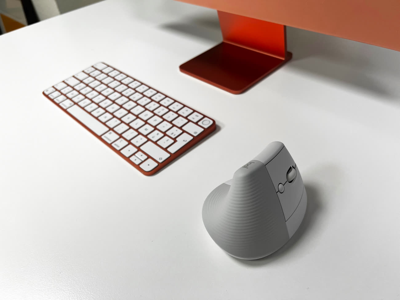 Test Logitech Lift : une souris ergonomique compacte et confortable - ZDNet