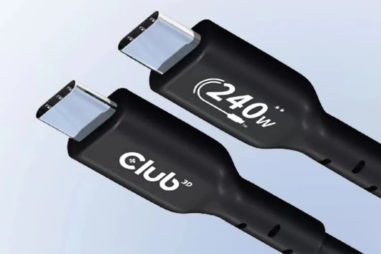240W USB-C 2.1 cables point the end of their connector