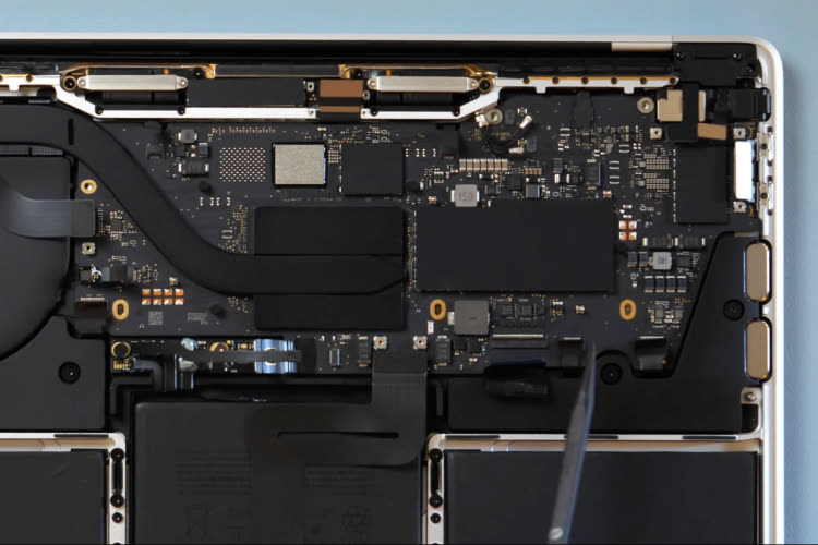 Transplanter la carte-mère d'un MacBook Pro M2 dans un MacBook Pro M1 ne sert à rien