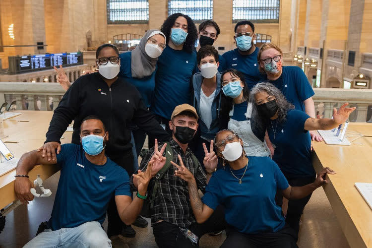 Retour du port du masque obligatoire pour les salariés des Apple Store en France