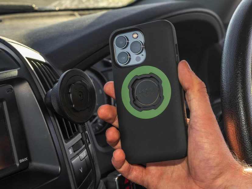 Quad Lock présente sa gamme MAG au système de fixation aimanté