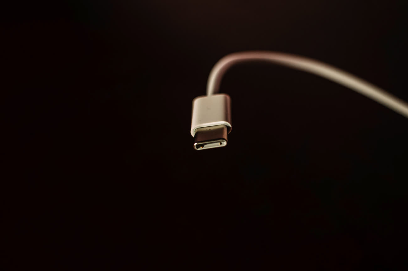 Les futurs iPhone et accessoires d'Apple devront intégrer l'USB-C à partir  du 28 décembre 2024
