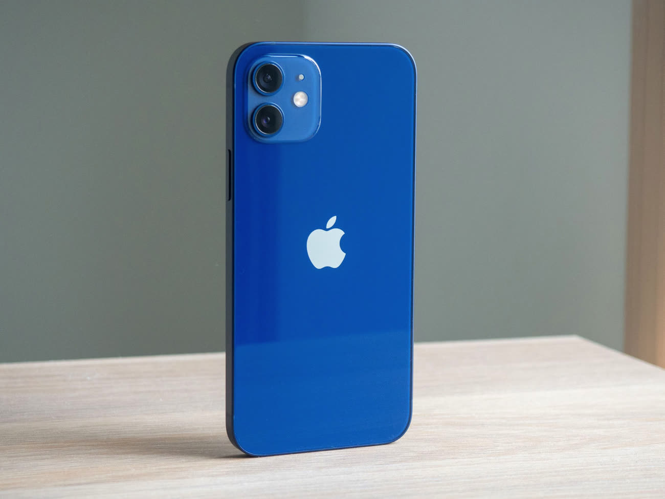 iPhone 12 reconditionné : un smartphone Apple aussi fiable et moins cher  que le neuf, c'est maintenant chez Rakuten