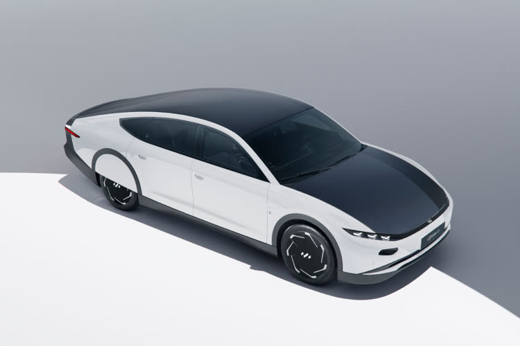 Après Sono Motors, Lightyear tente à son tour de lancer une voiture avec panneaux solaires