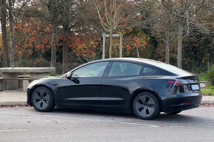 Des employés Tesla auraient partagé entre eux les vidéos enregistrées par les voitures