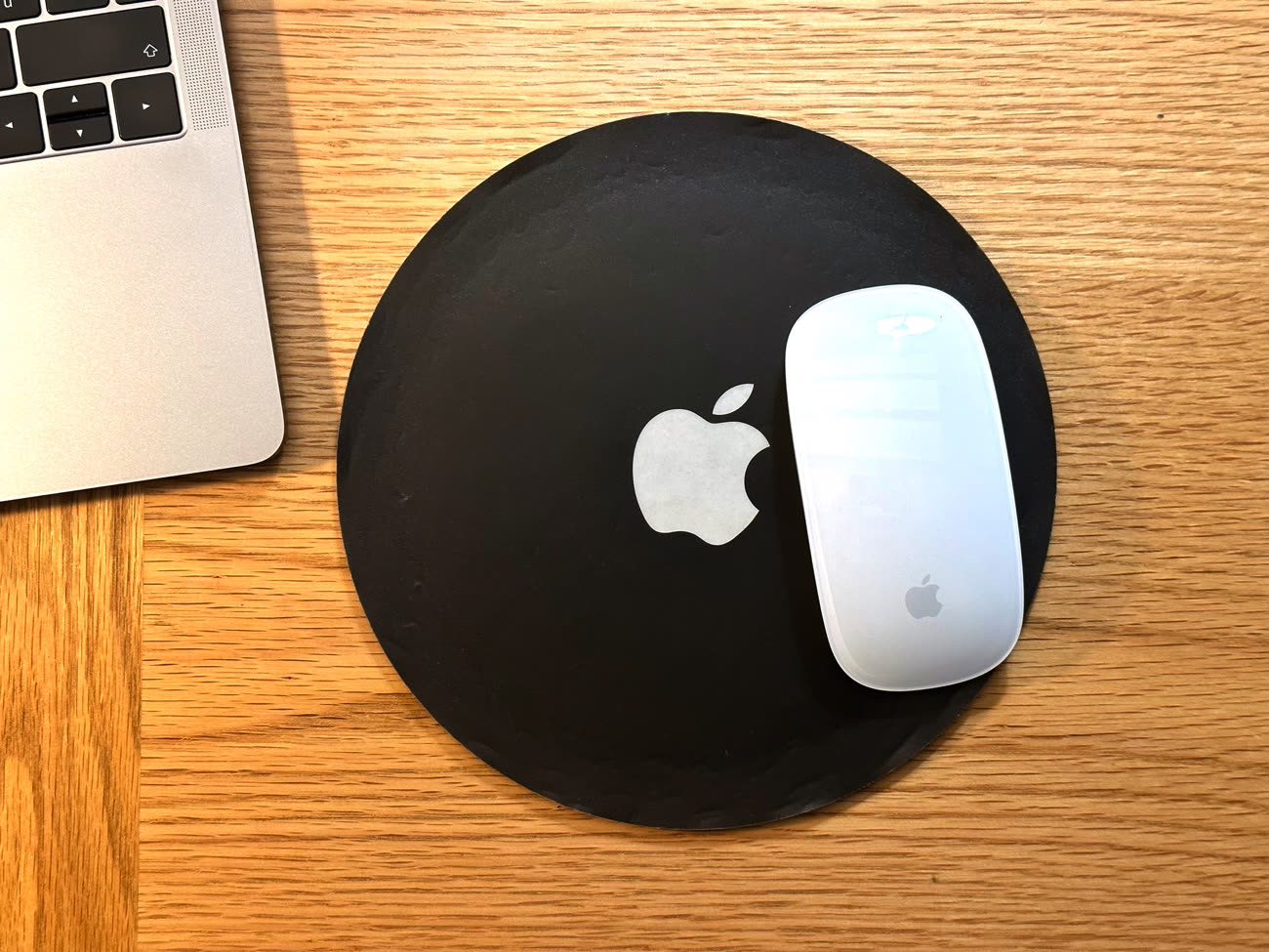 Le tapis de souris qui recharge votre iPhone !