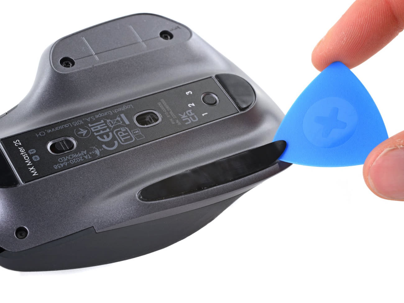 Notée 4.7/5 chez , la souris sans fil MX Master 2S est une valeur  sûre en matière de confort, surtout avec 47% de réduction ! 