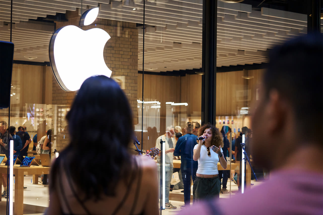 Apple inaugure sa nouvelle boutique à la Battersea Power Station de Londres