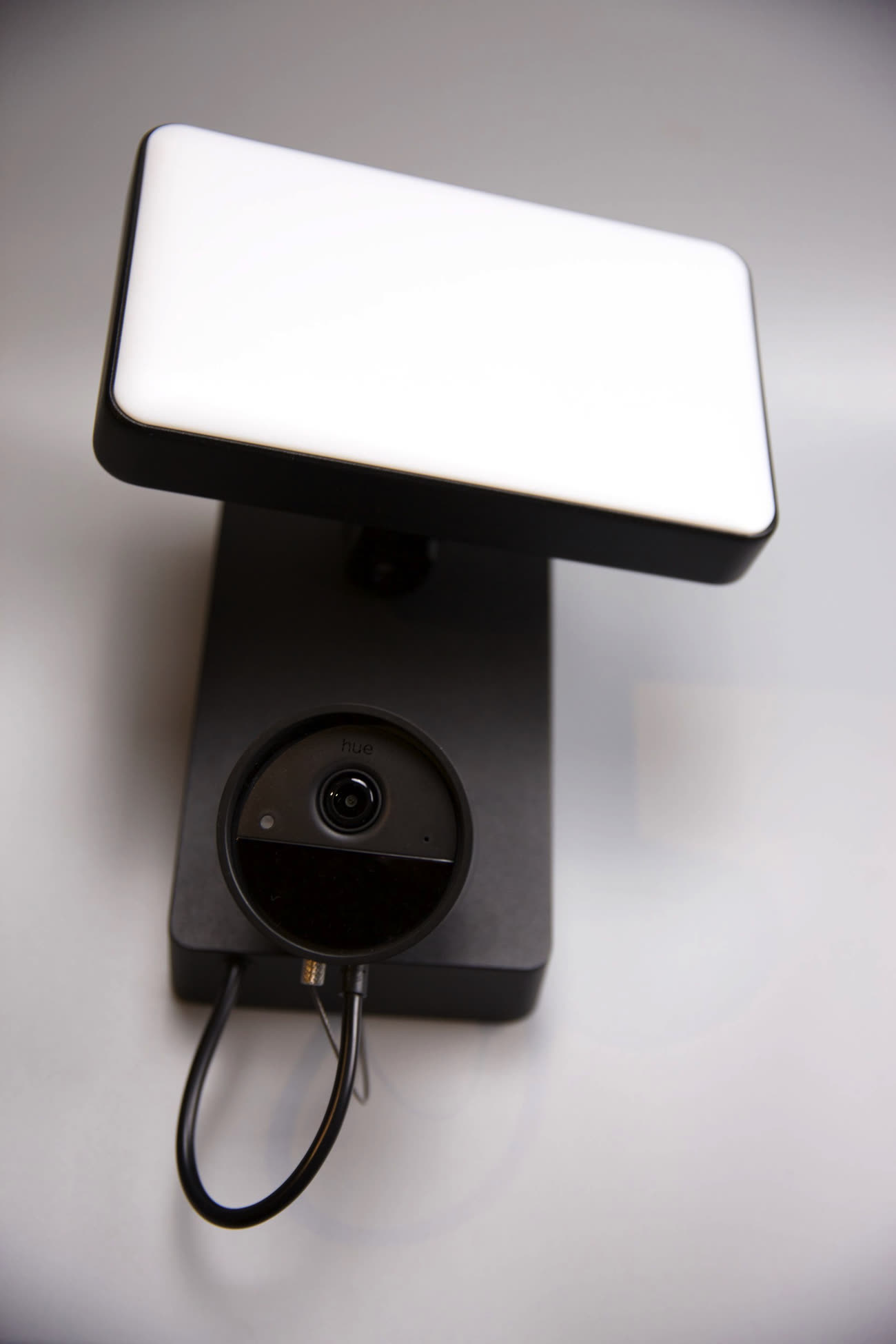 Philips InSight, une caméra de surveillance aussi pratique que compacte