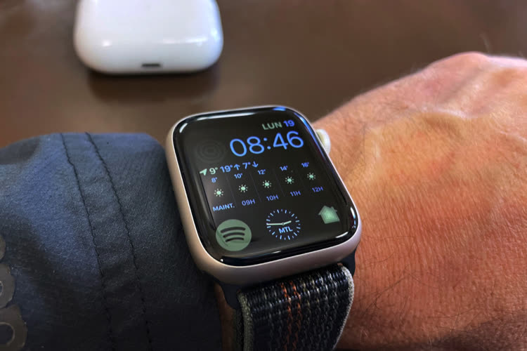Promo : l'Apple Watch Series 8 45 mm à 299 €