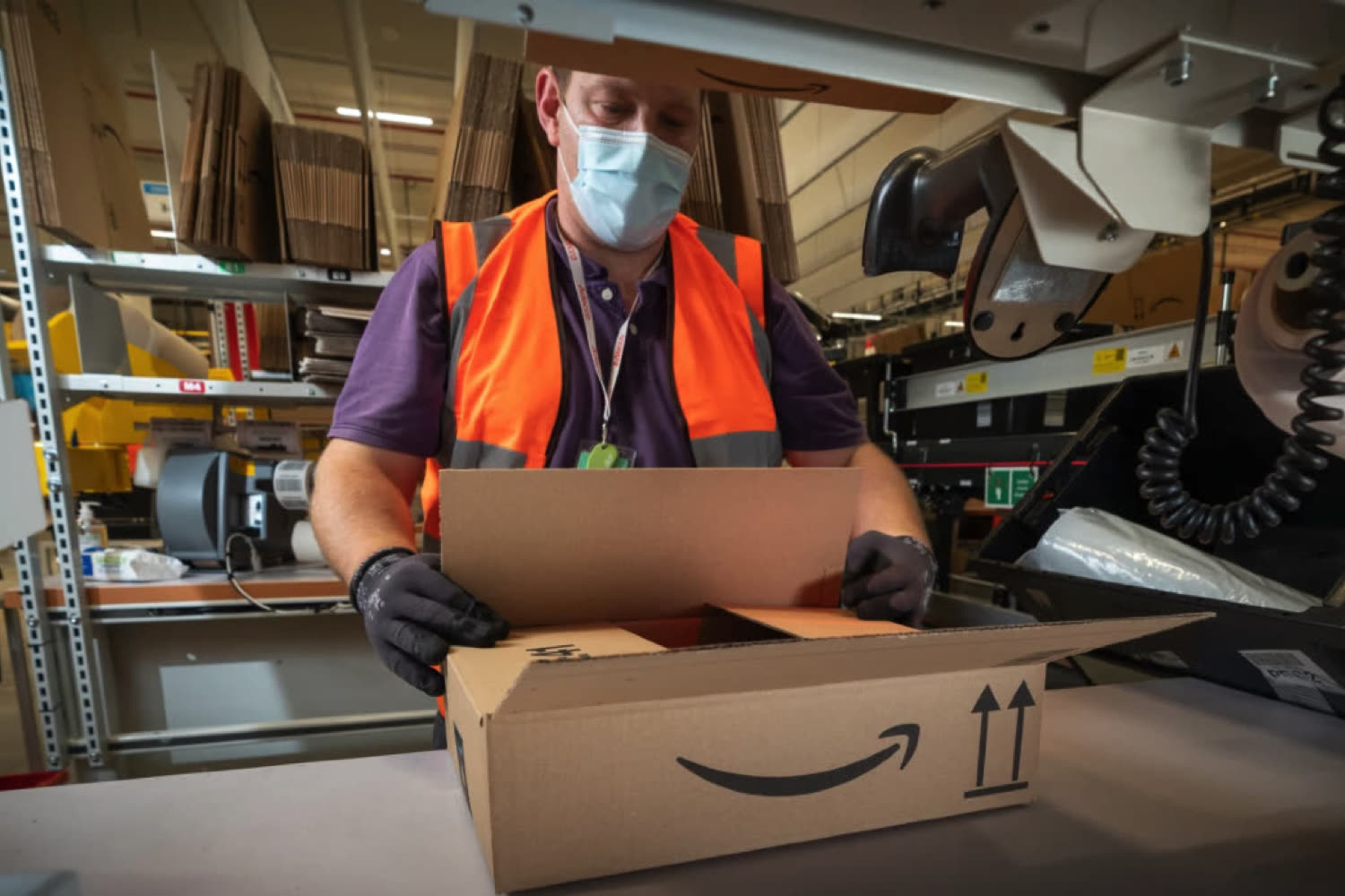 La CNIL condamne Amazon France Logistique à une amende de 32 millions