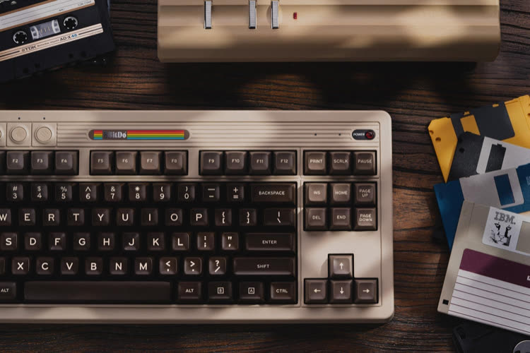 8BitDo lance un clavier largement inspiré du Commodore 64