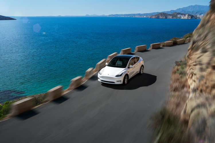 Tesla vend sa Model Y avec 600 km d'autonomie et le bonus écologique en France
