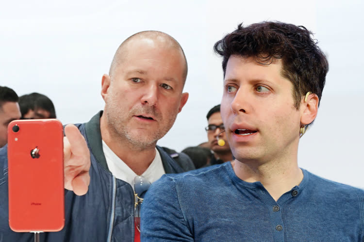 Sam Altman et Jony Ive chercheraient maintenant à financer leur appareil dédié à l