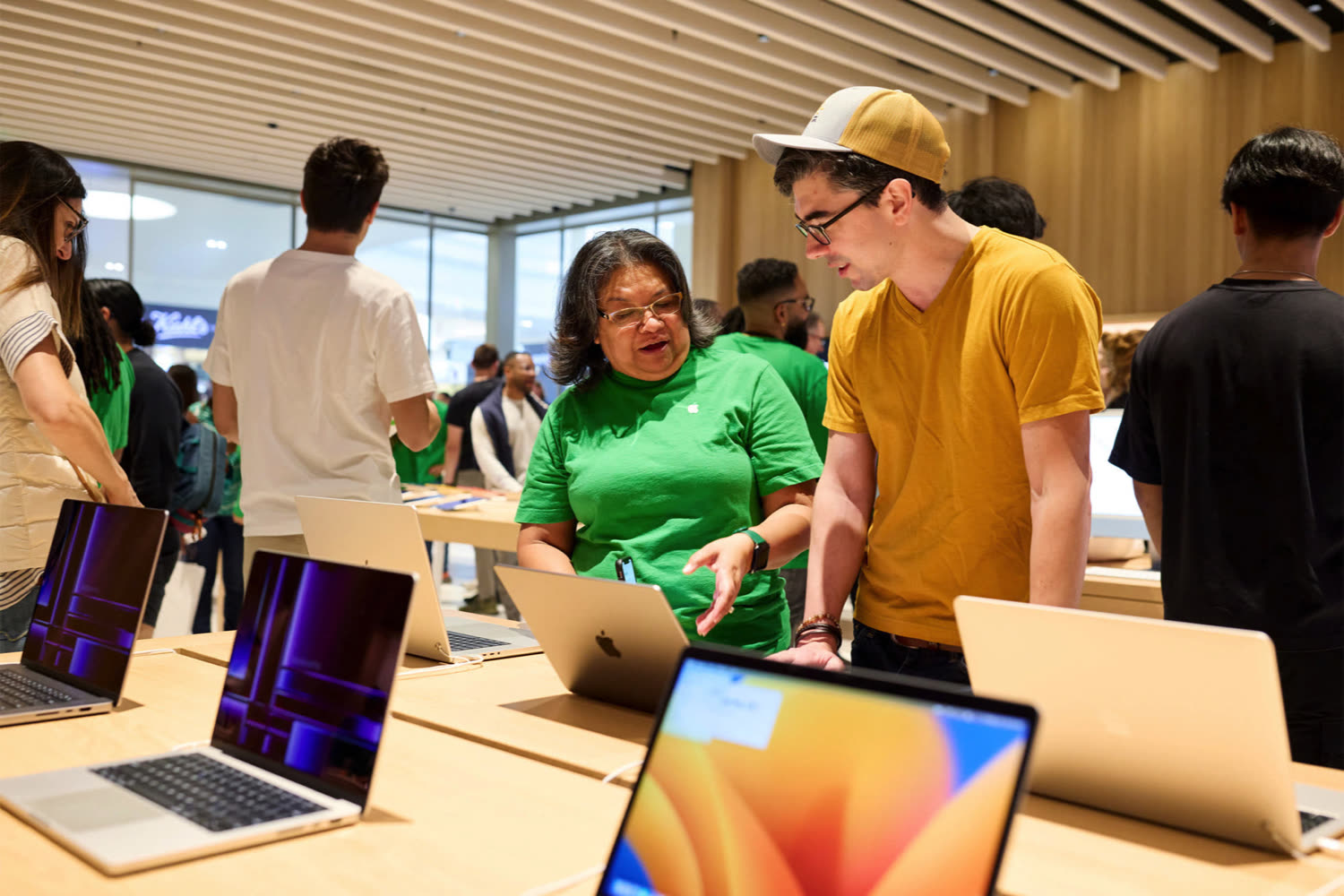 Apple teste l'apprentissage automatique en Apple Store pour vendre des Mac