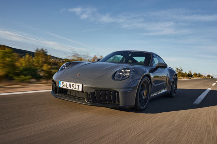 Porsche n’est pas encore passé au nouveau CarPlay sur sa nouvelle 911
