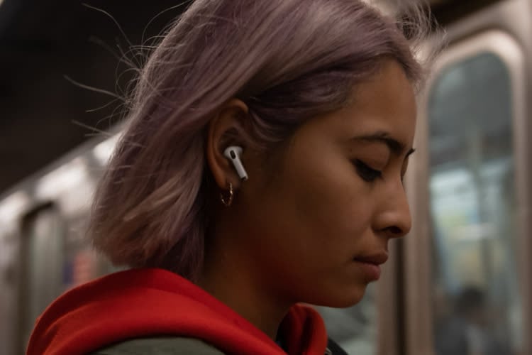 AirPods Pro 2 : le test d’audition désormais disponible grâce à iOS 18.2  