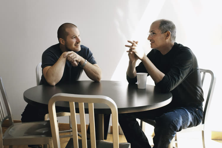 Jonathan Ive continue d’ignorer la consigne de Steve Jobs en se demandant ce qu’il aurait fait