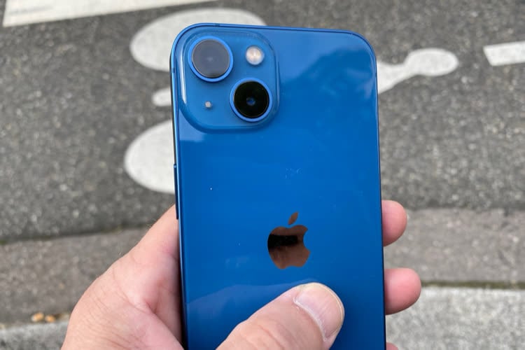 iOS 18.5 active la connectivité satellite via l'opérateur pour la gamme iPhone 13