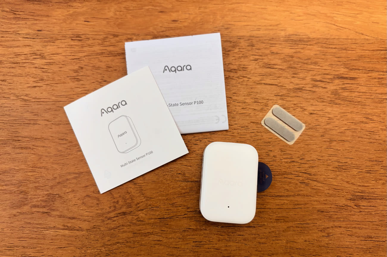 Le contenu de la boîte est simplifié : un seul module P100, associé à un petit peu de documentation et un jeu de double-face supplémentaire. Image iGeneration.
