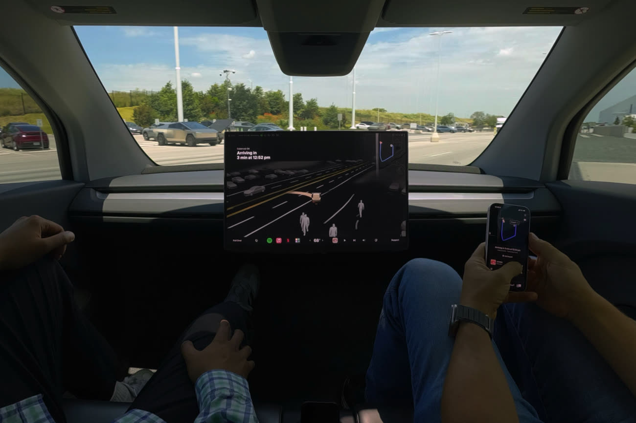 Tests internes du Cybercab autour de l’usine de Tesla au Texas. Image Tesla.