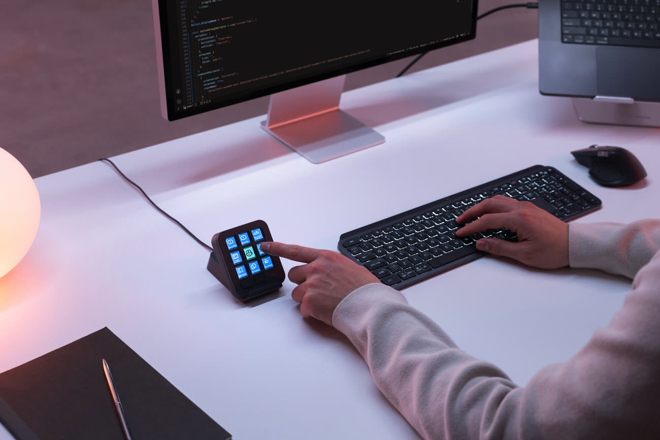 Le MX Keypad en action dans le coin d’un bureau. Image Logitech.